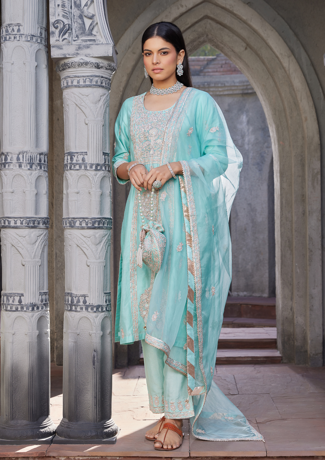 Turquoise Embroidered Chanderi Kurta Set With Matching Potli Bag