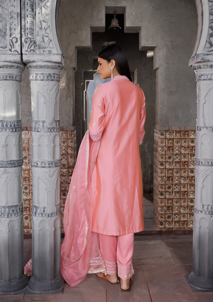 Pink Embroidered Chanderi Kurta Set With Matching Potli Bag